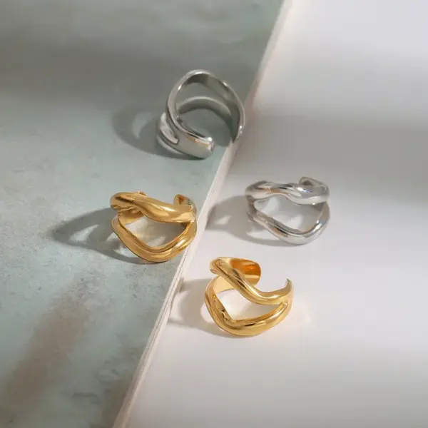 Wholesale 304 Stainless Steel Geometric PVD Coated 18K Real Gold Plated Real Gold Plated Basic Vacation Commute Waterproof Non Tarnish Ear Cuffs