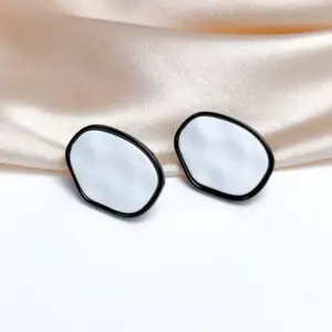 Elliptical Dignified Ear Clips