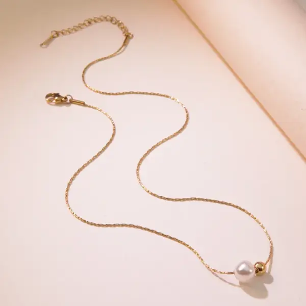 Wholesale 304 Stainless Steel Plastic Solid Color Ion Plating (IP) 18K Gold Plated Sweet Simple Style Waterproof Non Tarnish Plating Regular Chain Silver Pendant Necklace