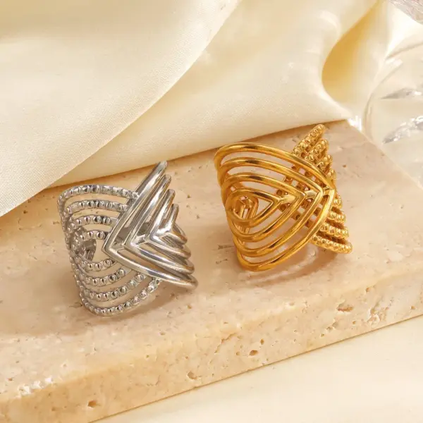 Wholesale Ion Plating (IP) 18K Gold Plated Lines 304 Stainless Steel Artistic Waterproof Non Tarnish Open Rings