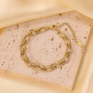 Qye179 Ring Buckle Bracelet / Gold