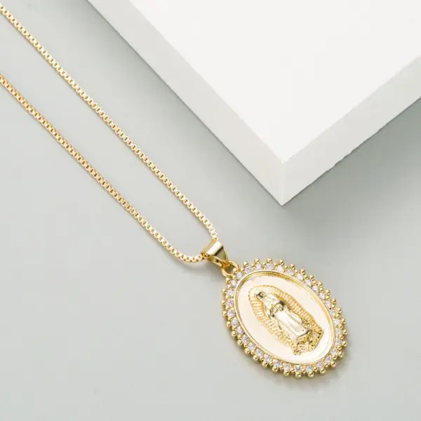 Wholesale Brass Inlaid Zircon Oval Copper Necklaces