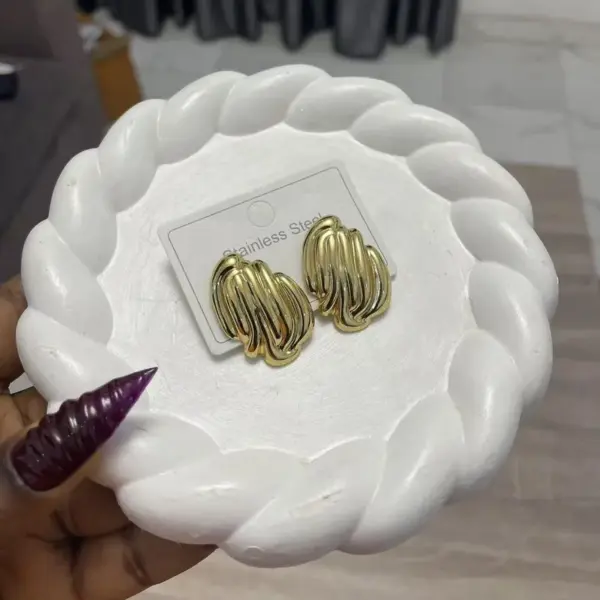 Elegant Bohemian Style Stainless Steel Earrings Luxury Feelings French Vintage 18K Studs Floral Print Heart Shape Butterfly Knot