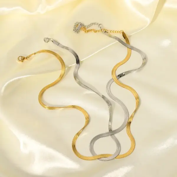 Wholesale 304 Stainless Steel Solid Color PVD Coated Real Gold Plated 18K Gold Hip-Hop Simple Style Waterproof Non Tarnish Snake Chain Lobster Trigger Clasp Closure Gold Silver Necklace