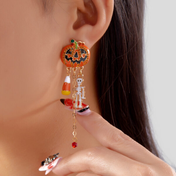 Wholesale Hot-selling European and American cross-border e-commerce style: dripping rhinestone pumpkin earrings; Temu's best-selling letter-themed Halloween tassel earrings.