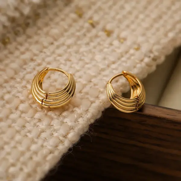 Wholesale 1 Pair Vintage Style Simple Style Geometric Plating Copper 18k Gold Plated Earrings