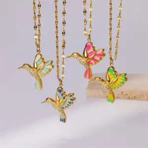 Wholesale PVD Coated Real Gold Plated Hummingbird 304 Stainless Steel Elegant Pastoral Waterproof Non Tarnish 304 Stainless Steel Pendant Necklace
