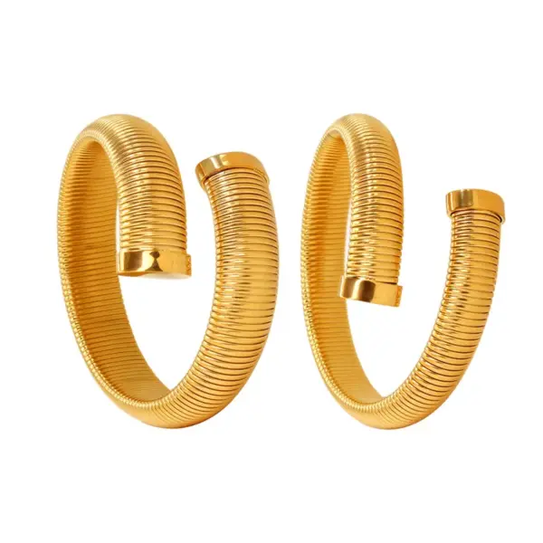 Wholesale PVD Coated 18K Gold Real Gold Plated Solid Color 304 Stainless Steel Simple Style Waterproof Non Tarnish 304 Stainless Steel Bangle