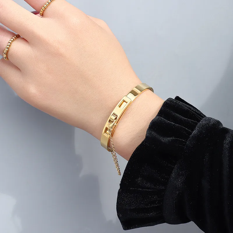 Wholesale PVD Coated Real Gold Plated 18K Gold Geometric 304 Stainless Steel Fashion Waterproof Non Tarnish 304 Stainless Steel
