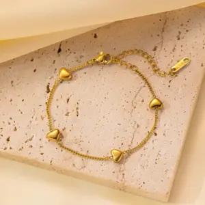 Qye111 Vertical Four Love Bracelet / Gold