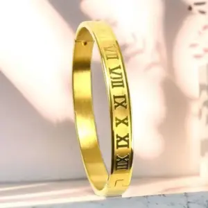 15-E-1 Bracelet Roman Numeral / Gold