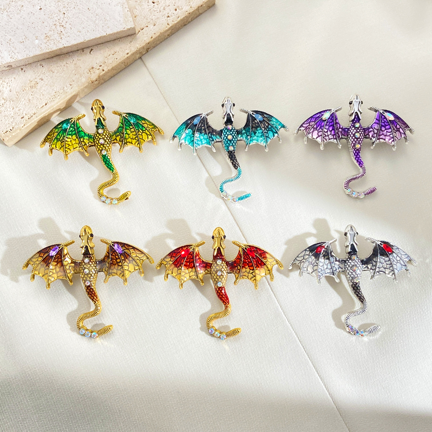 Wholesale Magic agon Niche Enamel Color Diamond Brooch Exquisite Fashion All-match Suit Pin Light Luxury Aessories
