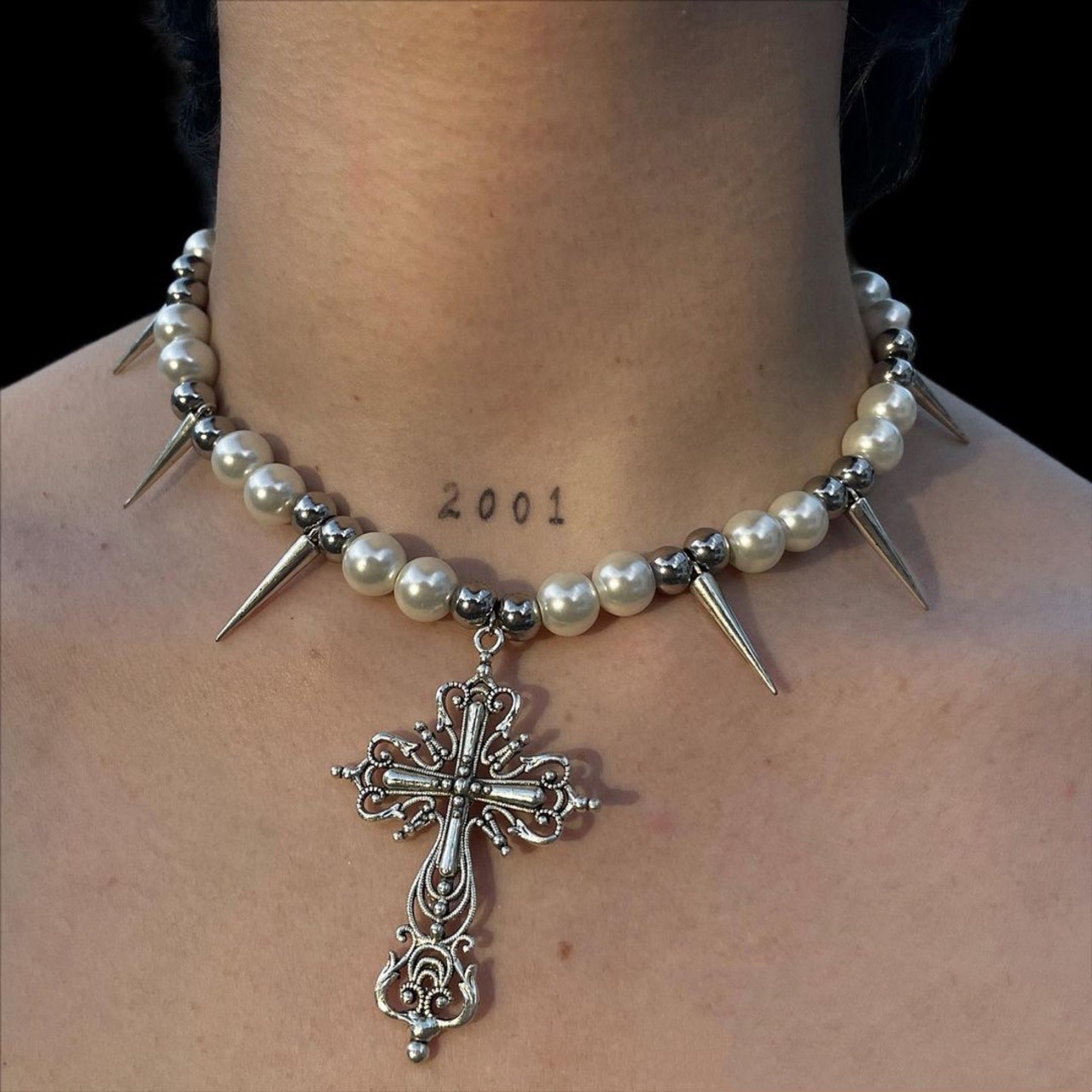 Wholesale Cross-border pular aessories European and American fashion ins women's exaerated personality awl necklace Pearl awl short clavicle chain
