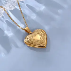 Gold Pendant with Cross Chain