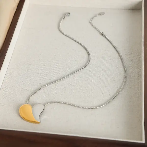 Wholesale 304 Stainless Steel Heart Shape PVD Coated 18K Gold Plated Real Gold Plated Elegant Simple Style Waterproof Non Tarnish Plating Gold Silver Earrings Necklace