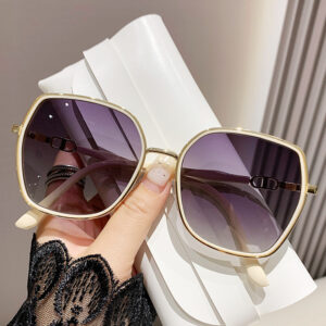 Wholesale 2024 Fashion TikTok Same Style All-Match Sunglasses Women's Anti-UV Large Frame Glasses Big Face Slimming larized Sun