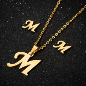M / Gold
