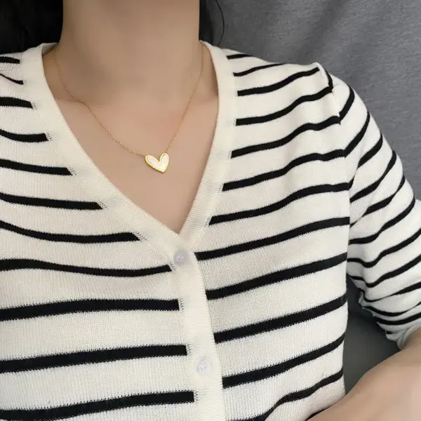 oly-7917f982f0b71d7e824b227f6fbc0c37 Wholesale PVD Coated Real Gold Plated 18K Gold Heart Shape 304 Stainless Steel Simple Style Waterproof Non Tarnish 304 Stainless Steel Pendant Necklace