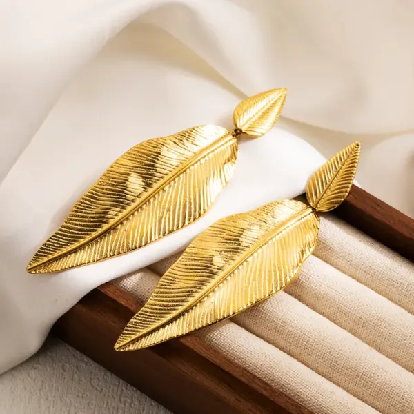 1 Pair Cool Style Round Leaves Flower Pleated 304 Stainless Steel 18K Gold Plated Stainless Steel Earrings
