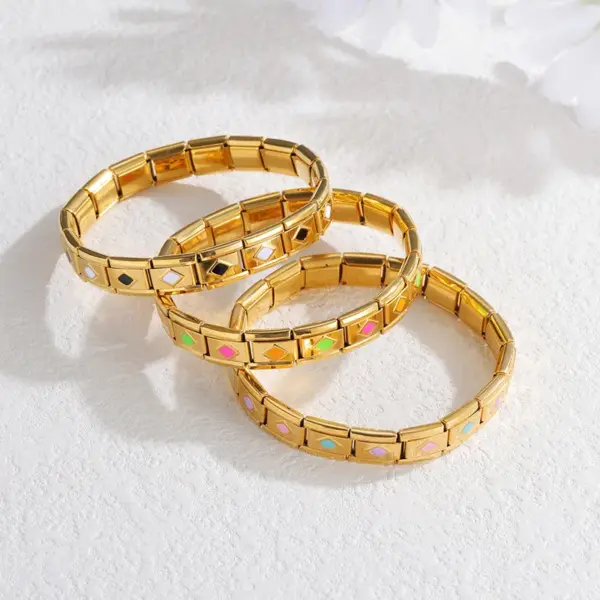 Wholesale 304 Stainless Steel Pentagram Heart Shape Argyle PVD Coated Stone-Free 18K Real Gold Plated Elegant Cute Vintage Style Waterproof Non Tarnish Bangle