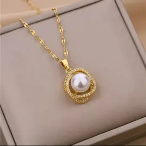 Gold-Winding Pearl Necklace (Lip Chain)