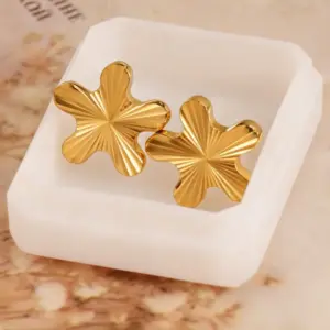 Gold / Average Size / Style 6