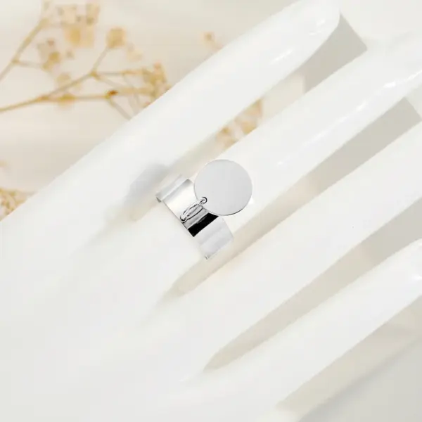 PVD Coated 14K Gold Plated Solid Color 304 Stainless Steel Simple Style Classic Style Waterproof Non Tarnish Charm Rings