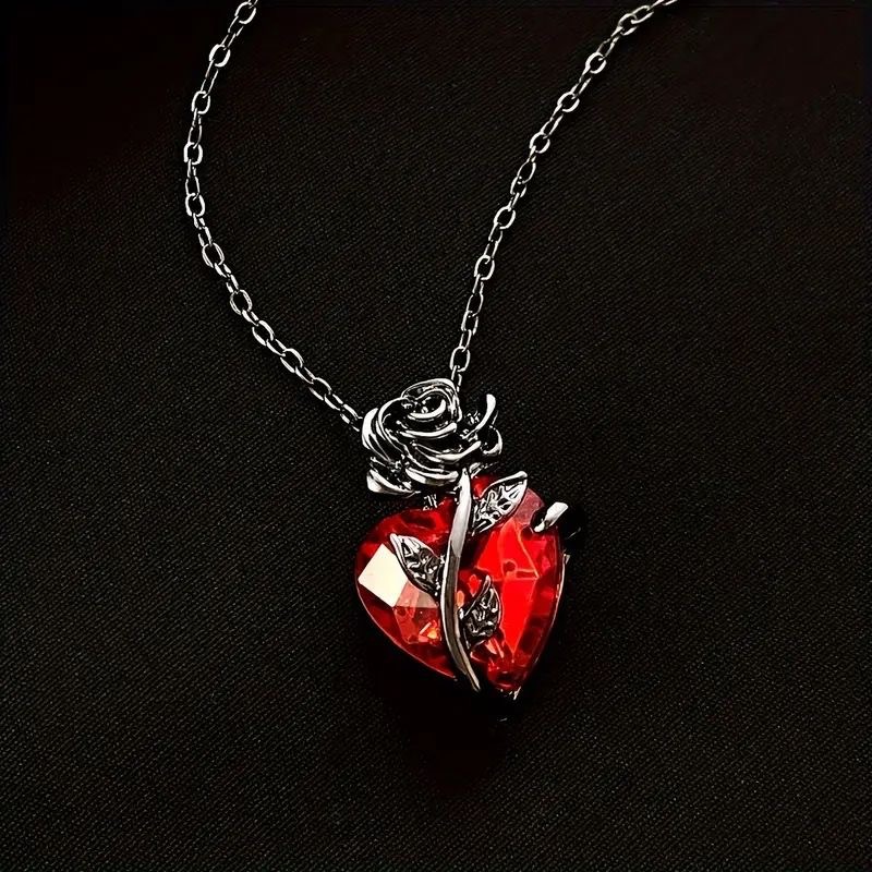 Wholesale European and American Love Rose Necklace Gothic Diablo Design Sense Winding Flower Heart-Shaped Clavicle Chain Birthday Gift