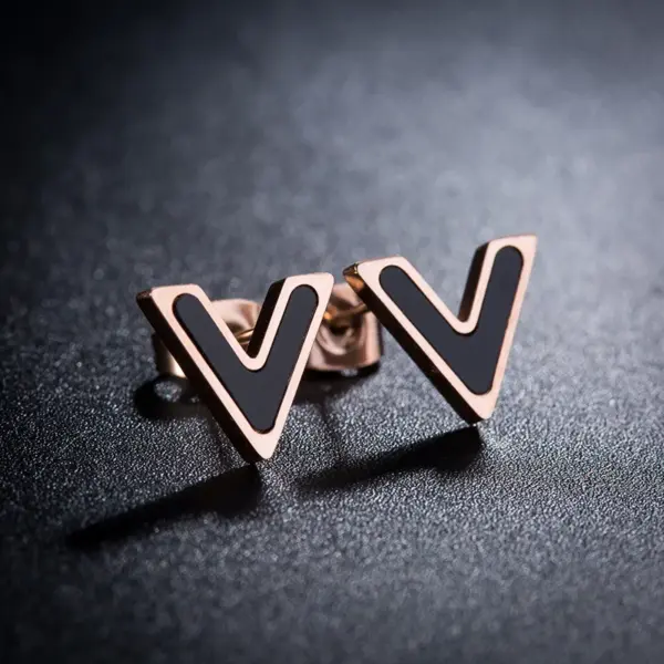 Wholesale Retro Star Heart Shape Butterfly Titanium Steel Inlay Rhinestones Earrings 1 Pair