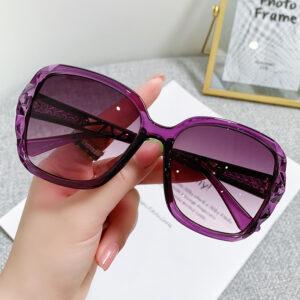 Adult regular size / transparent purple