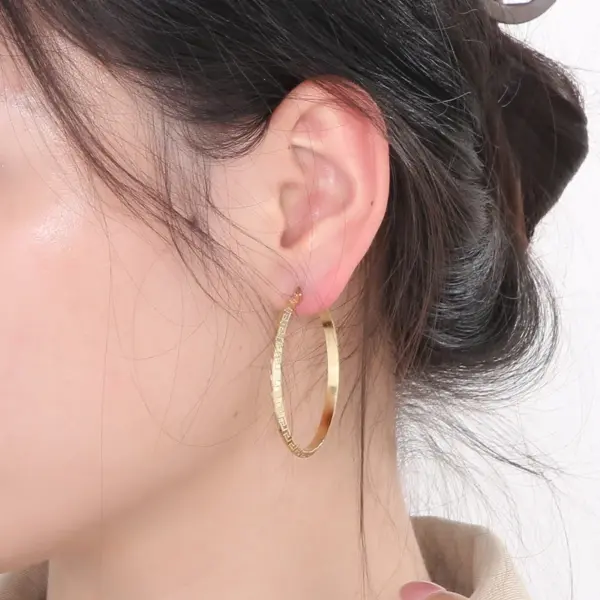 Wholesale 304 Stainless Steel Solid Color PVD Coated 18K Real Gold Plated Casual Simple Style Waterproof Non Tarnish Plating Hoop Earrings