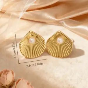 Gold Pearl Earrings17