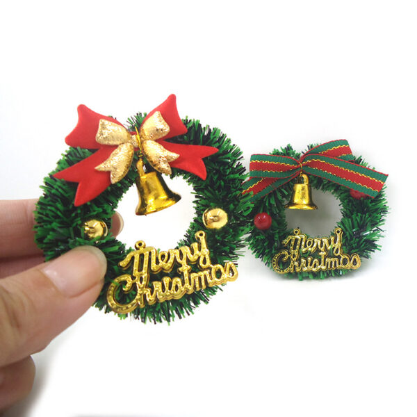 Wholesale 1:12 dollhouse accessories mini Christmas wreath with Bell shiny model simulation Christmas decoration scene