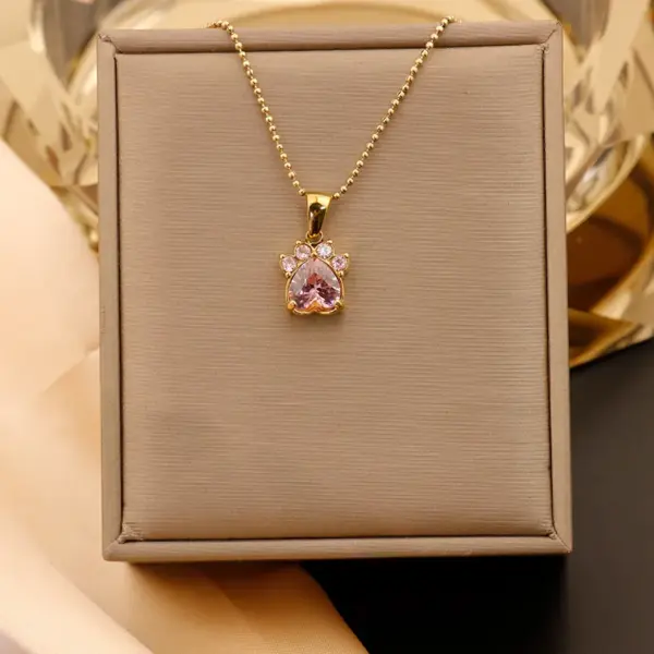 Wholesale Ion Plating (IP) 18K Gold Plated Paw Print 304 Stainless Steel Vintage Style Shiny IG Style Waterproof Non Tarnish 304 Stainless Steel Pendant Necklace
