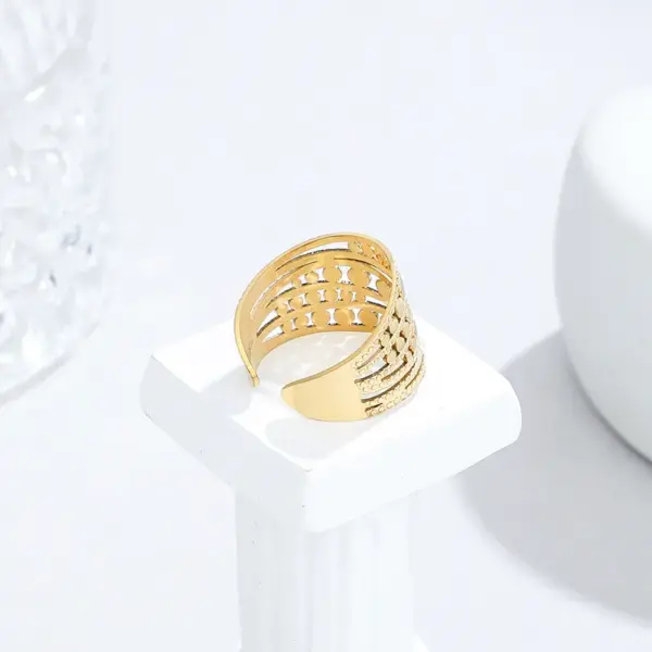 Wholesale Vacuum Plating Real Gold Plated Geometric 304 Stainless Steel Waterproof Non Tarnish