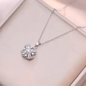 X3183 Steel Color Four-leaf Flower Rotating Necklace