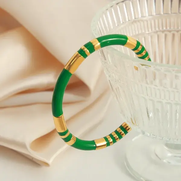 Wholesale 304 Stainless Steel Color Block PVD Coated Real Gold Plated Casual Simple Style Waterproof Non Tarnish Enamel Plating White Green Gold
