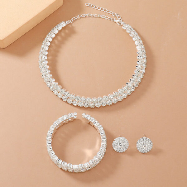 Wholesale Jewelry set studded with rhinestones