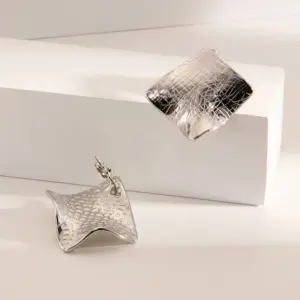 Leather Grain Square / Steel Color