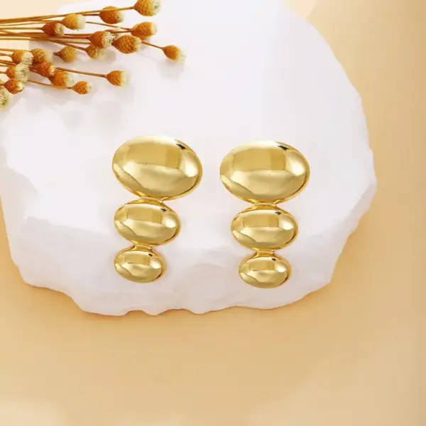 1 Pair Elegant Classic Style Geometric Leaf Heart Shape Asymmetrical 304 Stainless Steel Imitation Gold Electroplating Ear Studs