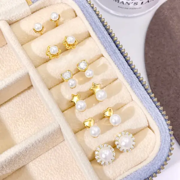 Wholesale 1 Pair Elegant Simple Style Round Star Heart Shape Plating Copper Pearl Zircon Ear Studs