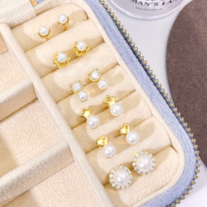Wholesale 1 Pair Elegant Simple Style Round Star Heart Shape Plating Copper Pearl Zircon Ear Studs