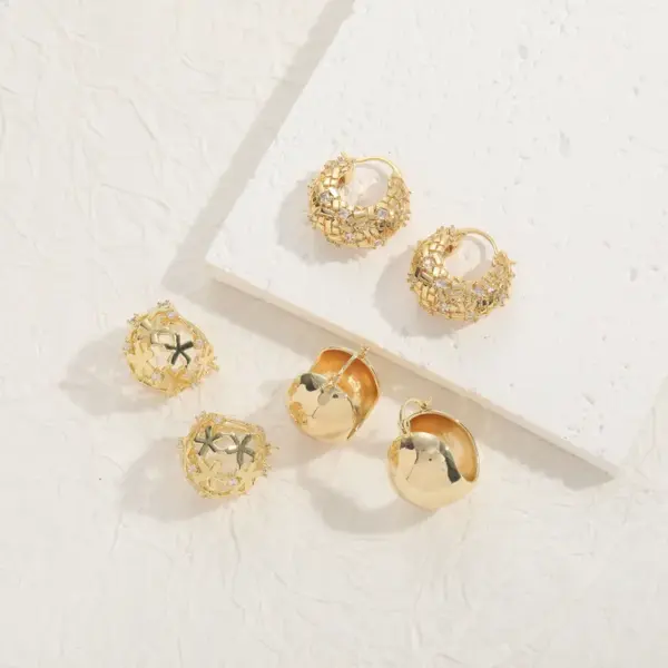 Wholesale 1 Pair Elegant Classic Style Solid Color Copper Plating Inlay Zircon 14k Gold Plated Earrings