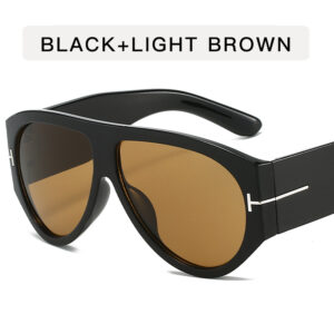 As shown in the picture / Bright black tea slices