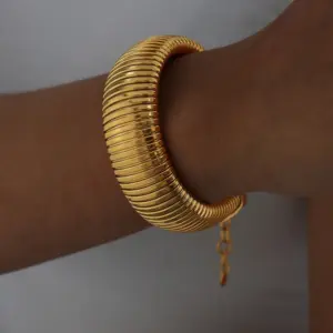 E424-578 Gold Bracelet-2cm