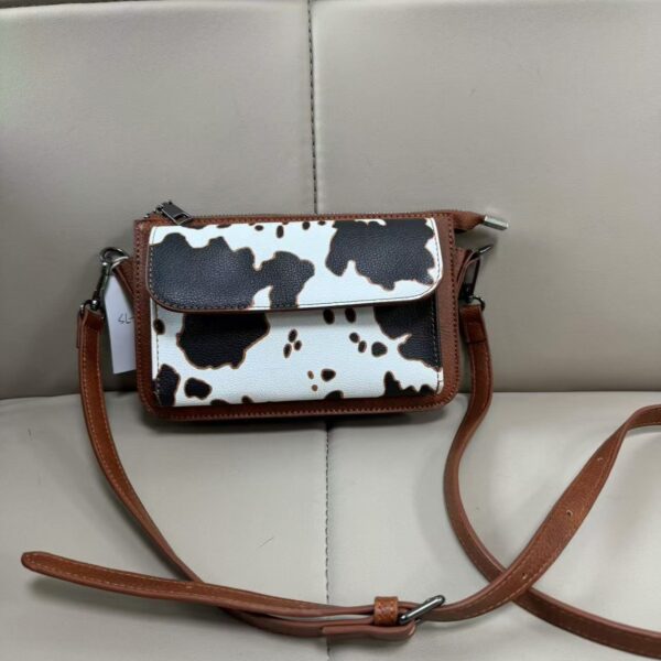 oly-7b60293a51d89aa9f231f8473975bebe Wholesale in stock Retro Solid Color Dairy Pattern All-match Shoulder Bag Crossbody Bag Mobile Phone Bag Card Slot Adjustable