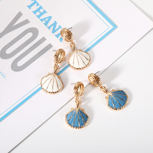 Wholesale Jin Yan European and American color retaining plating retro ocean style fashion commuter shell earrings