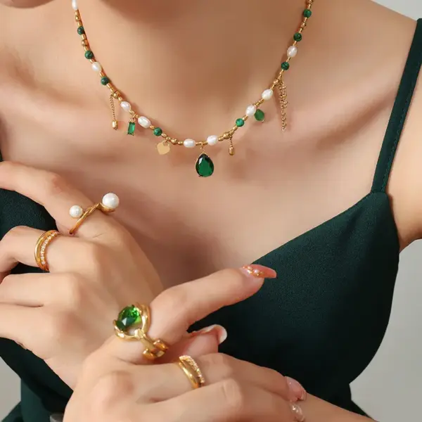 Wholesale PVD Coated Real Gold Plated 18K Gold Water Droplets 304 Stainless Steel Fashion Waterproof Non Tarnish 304 Stainless Steel Pendant Necklace