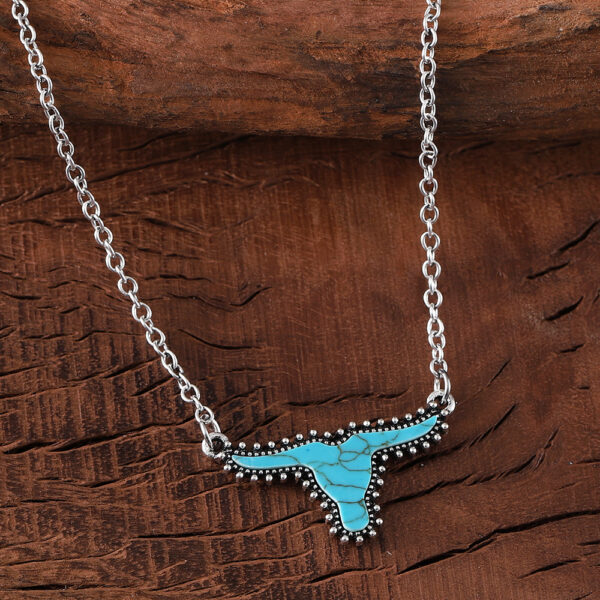 Wholesale Retro punk style turquoise bull head necklace