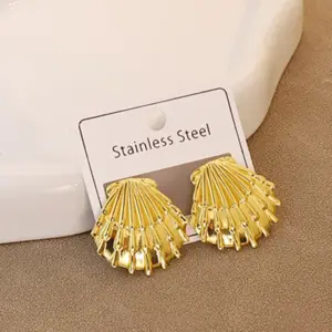 Gold / Average Size / Style 50